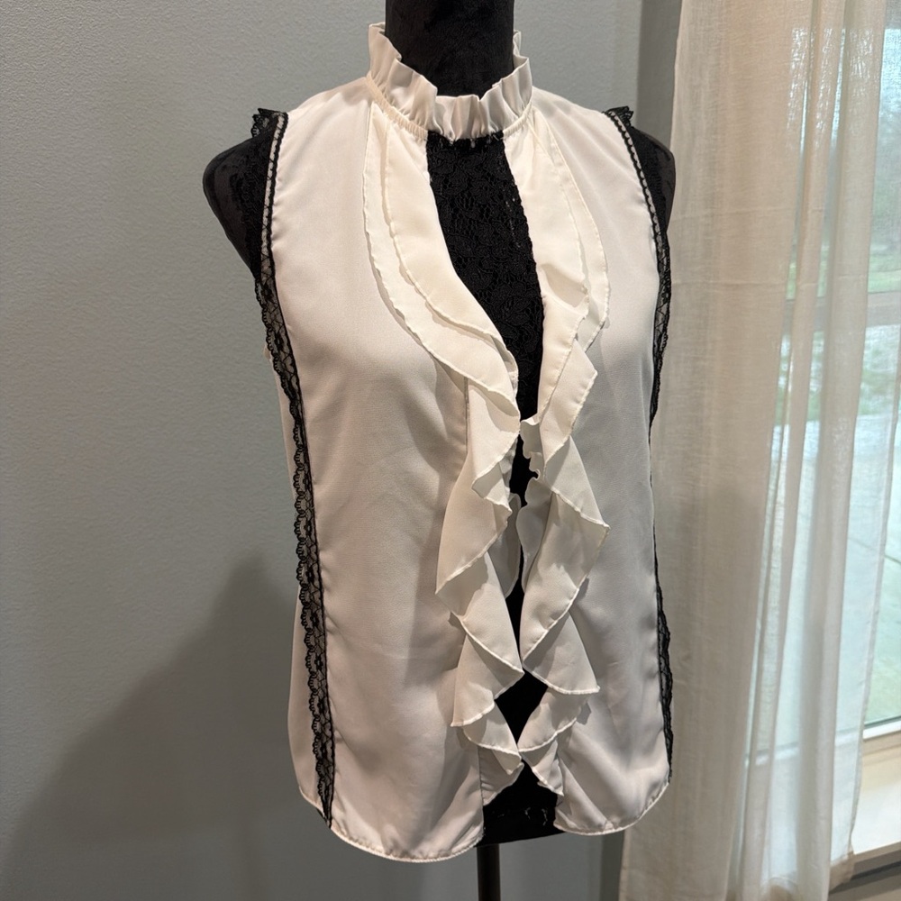 Belle Sky White Classy Ruffle Blouse w/Black Lace Whimsy Lightweight Romantic M